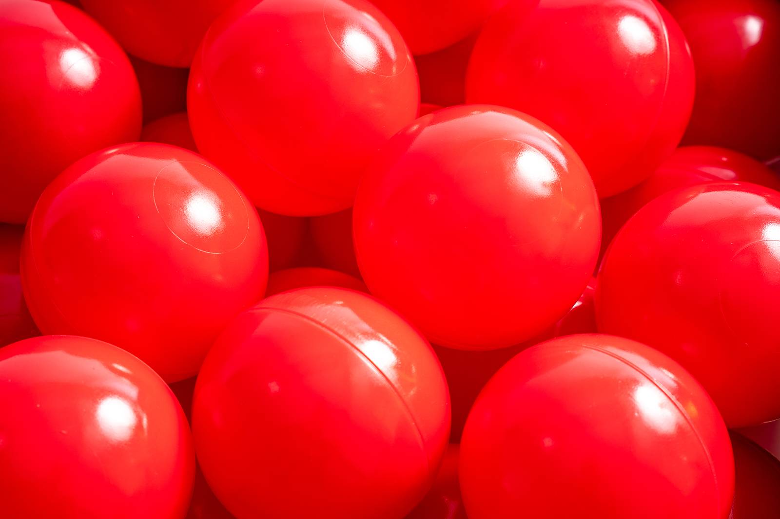 15 g commercial grade ball pit balls, red color