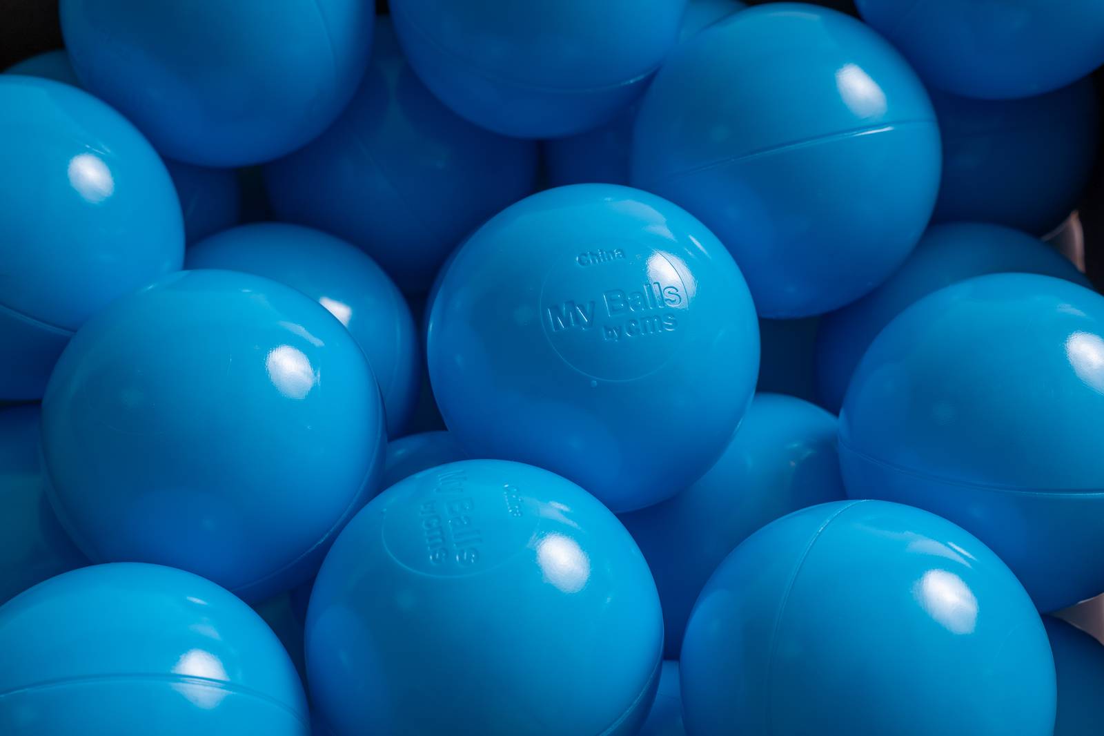 15 g commercial grade ball pit balls, sky color